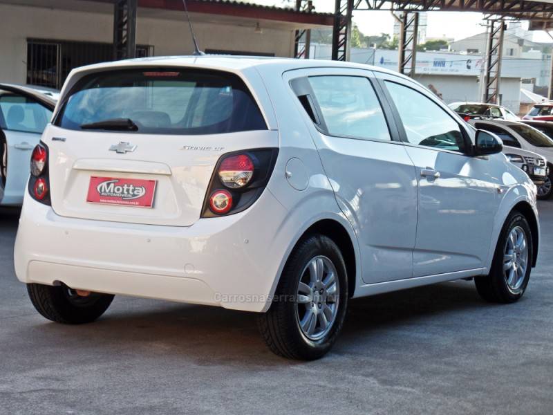 CHEVROLET - SONIC - 2013/2013 - Branca - R$ 41.800,00