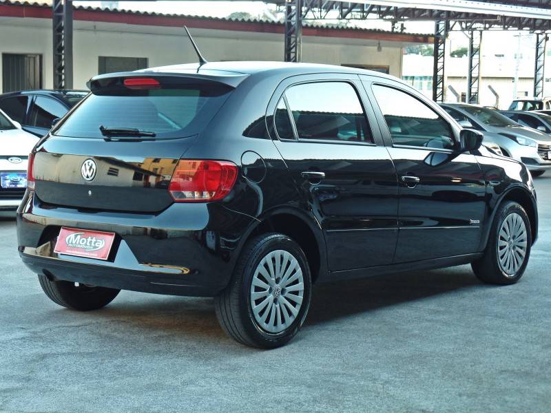 VOLKSWAGEN - GOL - 2013/2014 - Preta - R$ 37.900,00